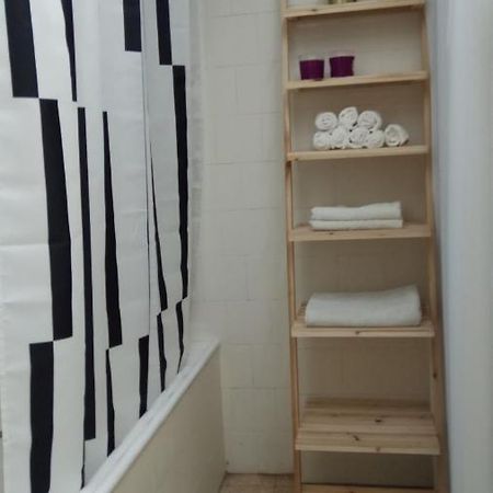 Room In Apartment 리숀 레지온 외부 사진